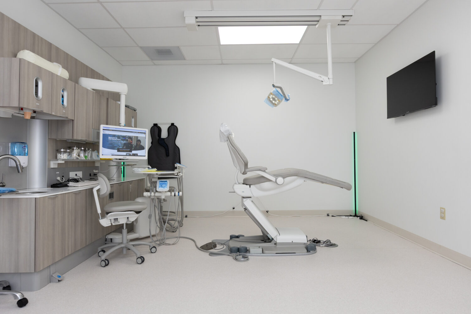 VCU Lyons Denistry Clinic_www _ C 2RW-2 | | 2RW